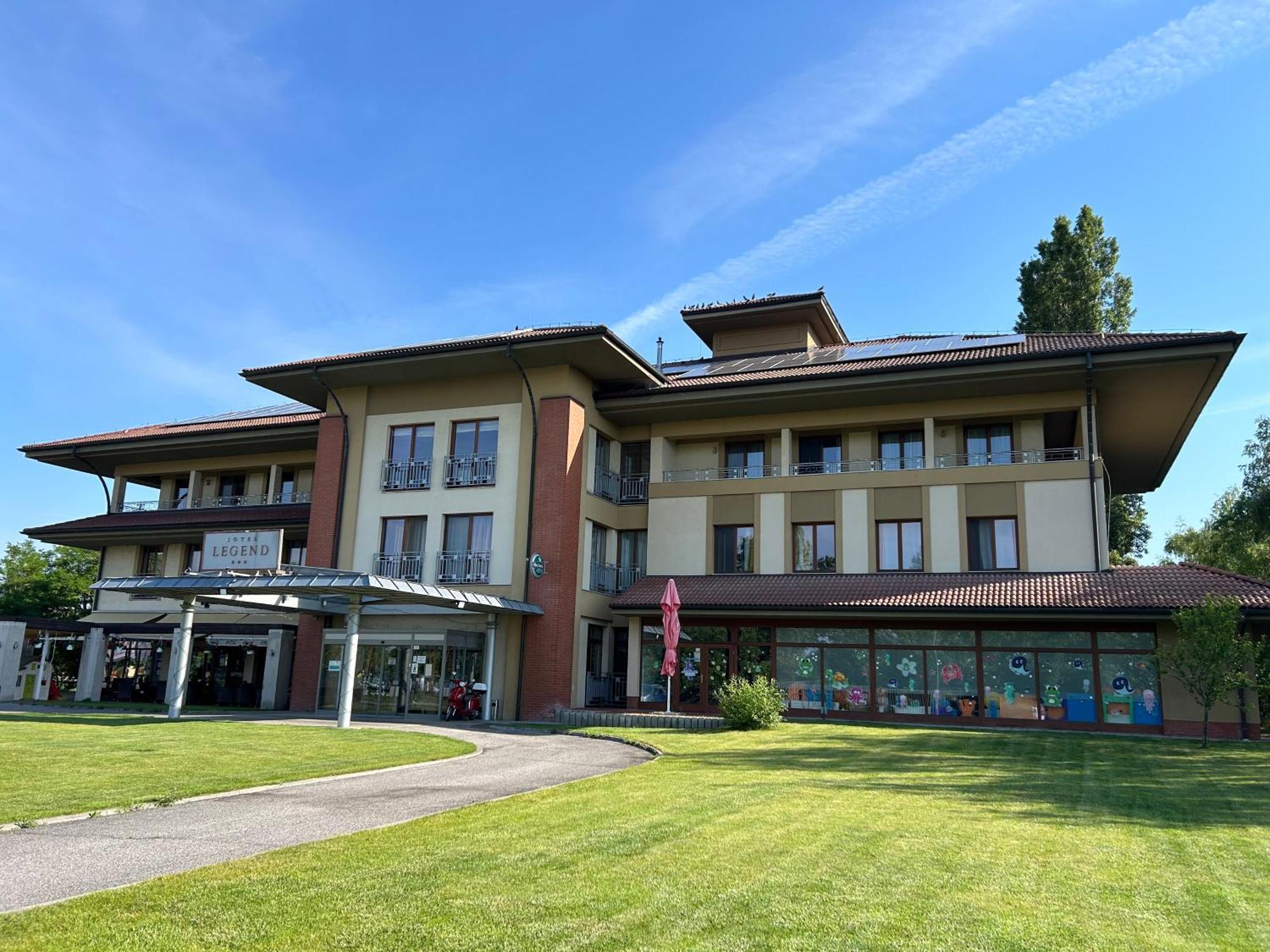 Hotel Legend Dunajská Streda Exterior photo