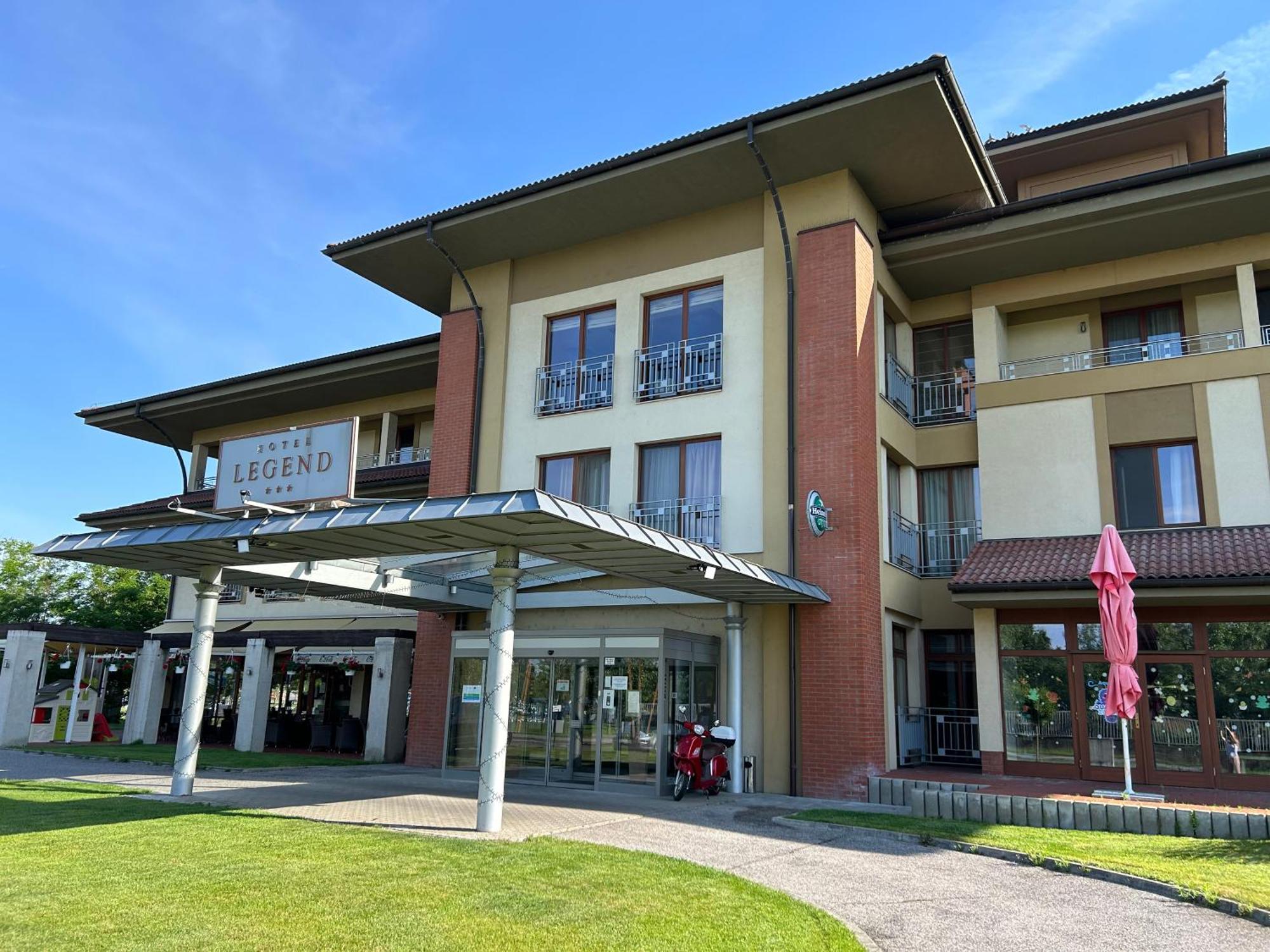 Hotel Legend Dunajská Streda Exterior photo